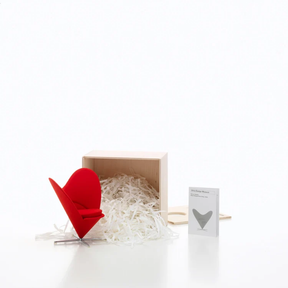 Miniatura Heart-Shaped Cone Chair
