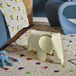 Eames Elephant Small RE