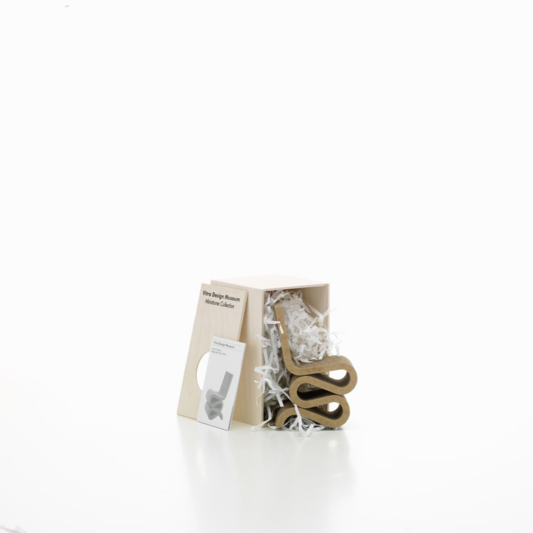 Miniatura Wiggle Side Chair