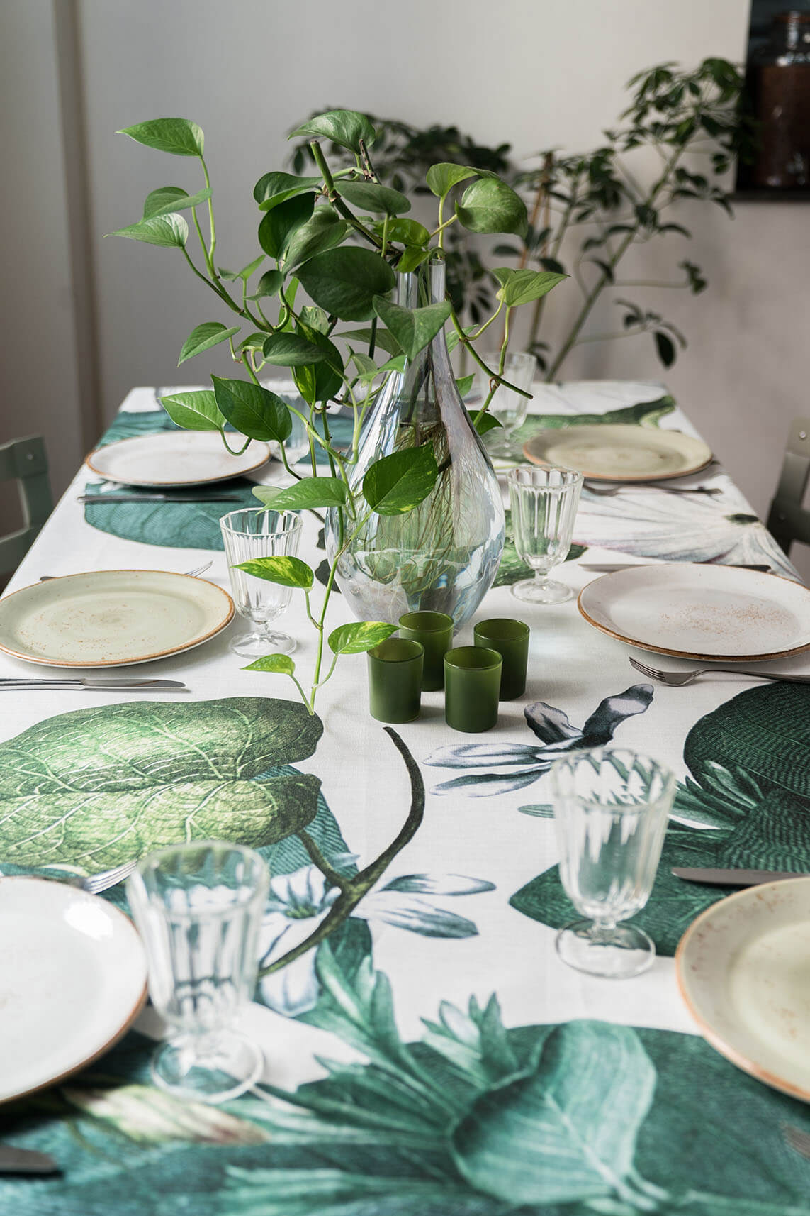 Tablecloth | Napkins with Green Floral Motifs